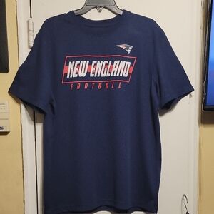 NFL TEAM APPAREL New England Patriot Football Navy Blue Shirt Size L